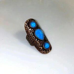 Vintage (1970-1975) Chinese wide plate  ring with 2 turquoise stones
